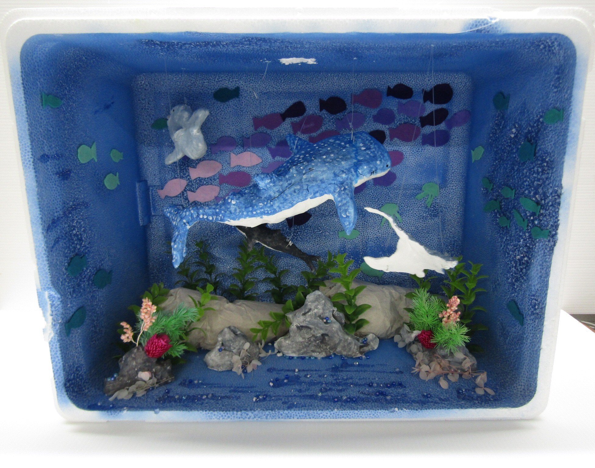 ねんどで作った水族館