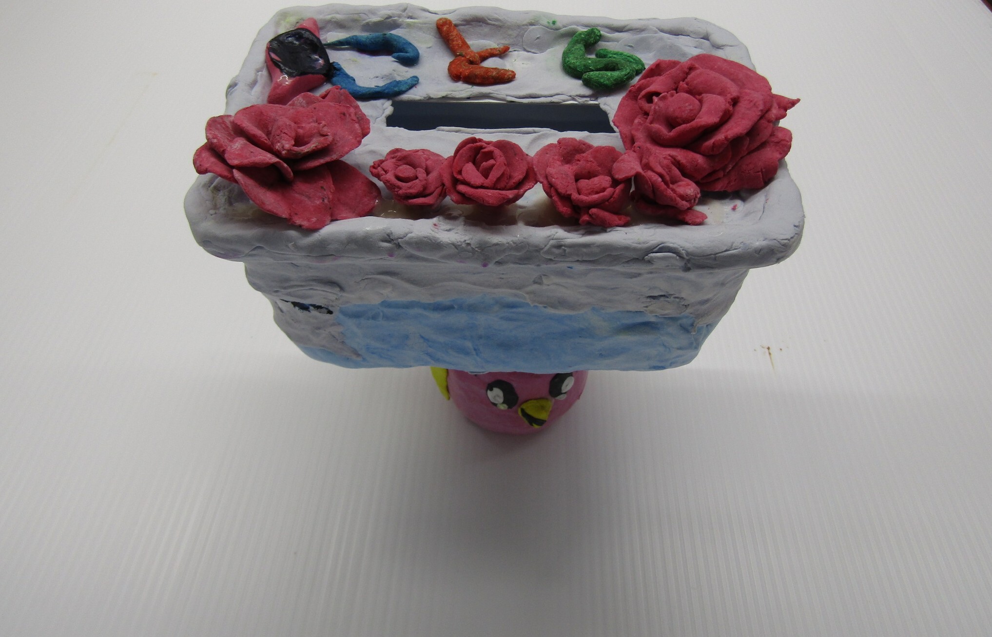 ペンギンとバラのちょきんばこ