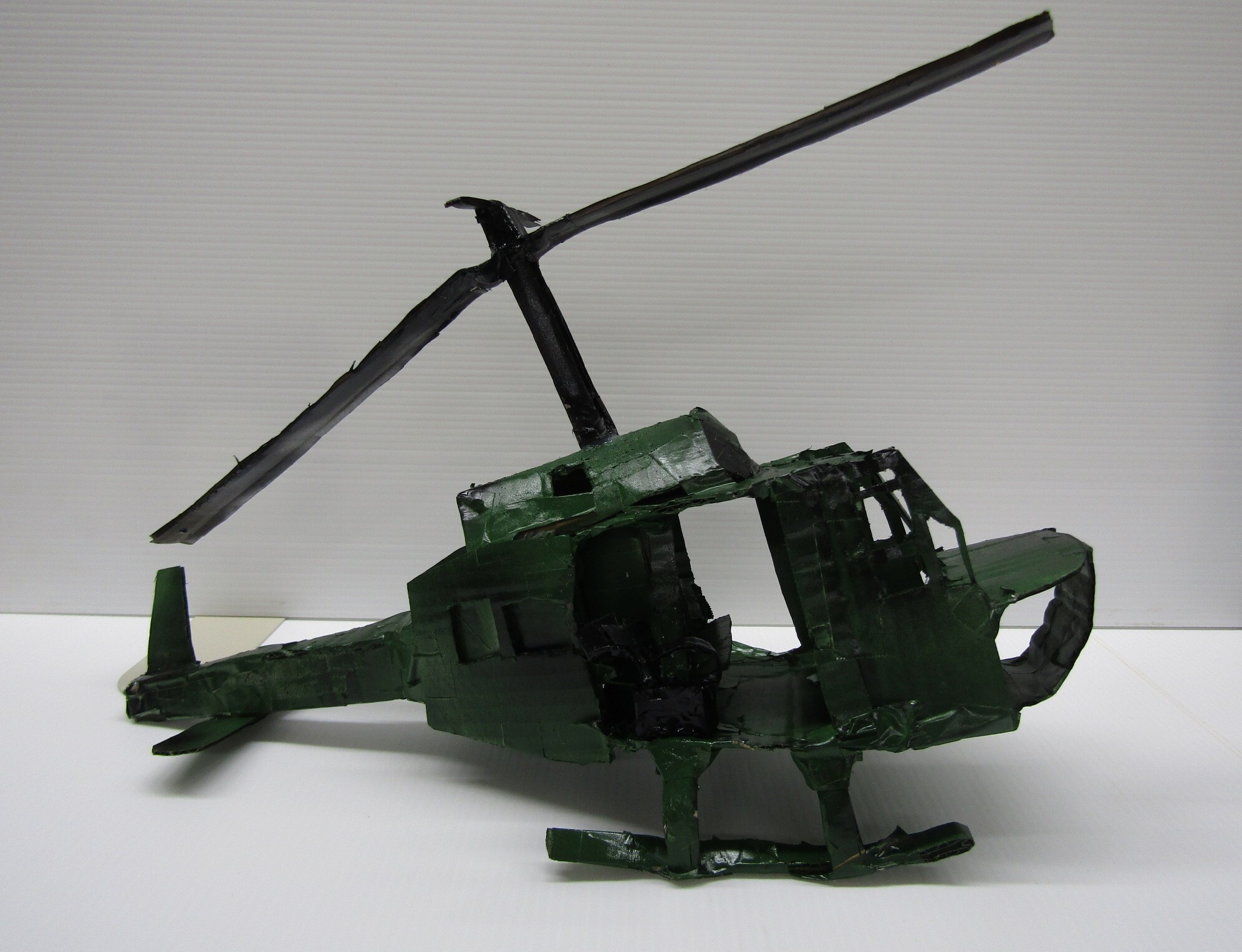 ヘリコプター　ヒューイ